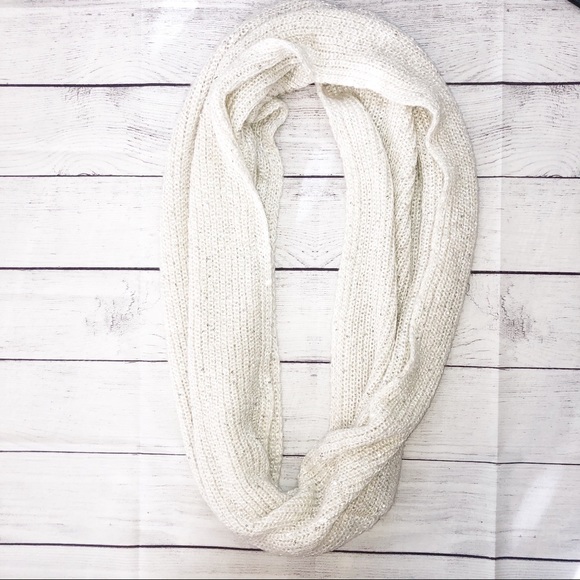 H&M Sparkle Infinity Scarf - Picture 3 of 7